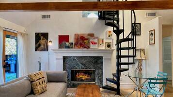 Luxury Apartment, 2 Bedrooms, Garden View | Living area | Flat-screen TV