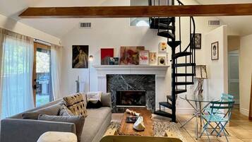 Luxury Apartment, 2 Bedrooms, Garden View | Living area | Flat-screen TV