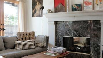 Luxury Apartment, 2 Bedrooms, Garden View | Living area | Flat-screen TV