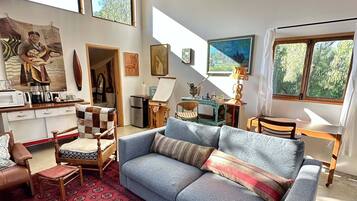 Chalet rustique Design, vue sur le jardin | Aire de séjour | Téléviseur à écran plat