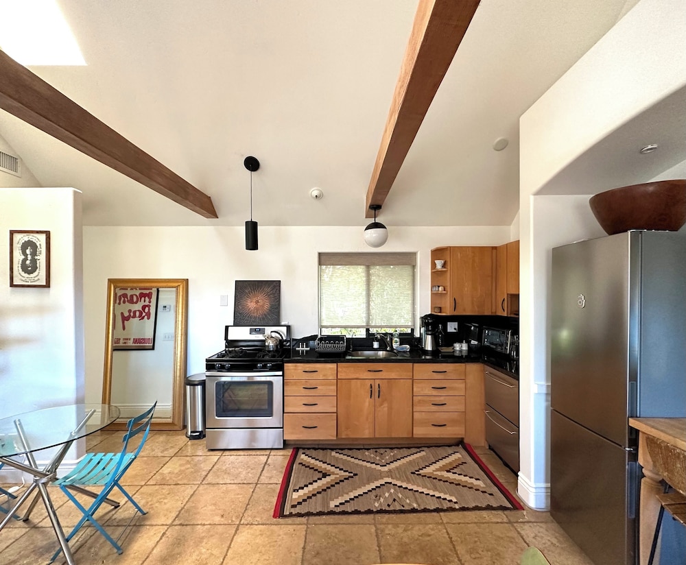 Inn Paradiso by null