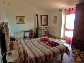 Wifi gratis y ropa de cama 