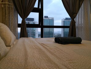 Studio, Pool View | Meja, ruang kerja komputer riba, seterika/papan seterika, Wi-fi percuma 