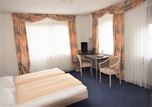 Habitació doble (101) | Escriptori, habitacions insonoritzades, wifi gratuïta i roba de llit 