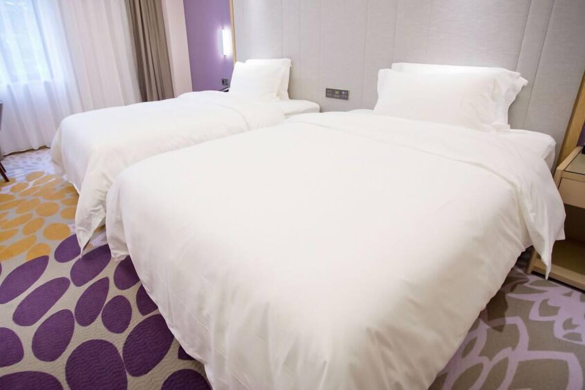 Superior Room, City View | 1 bedroom, premium bedding, down duvets, memory-foam beds