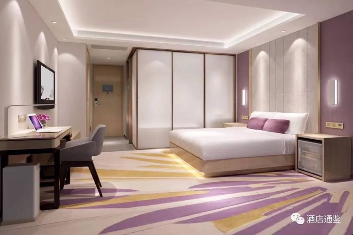 Deluxe Double Room, 1 King Bed, City View | 1 bedroom, premium bedding, down duvets, memory-foam beds