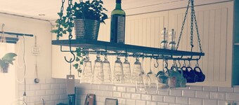 ビーチ、自然、街に近い魅力的なコテージ