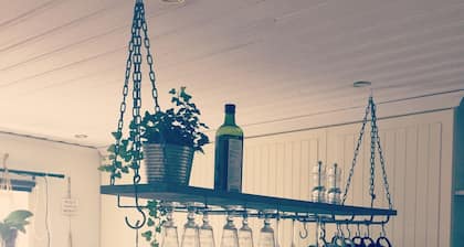 Charming cottage, close to beach, nature and city