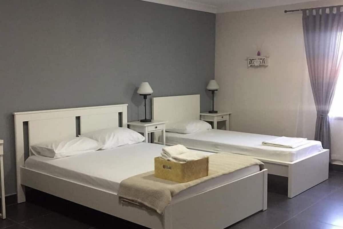 triple room | minibar, iron/ironing board, free wifi, bed sheets