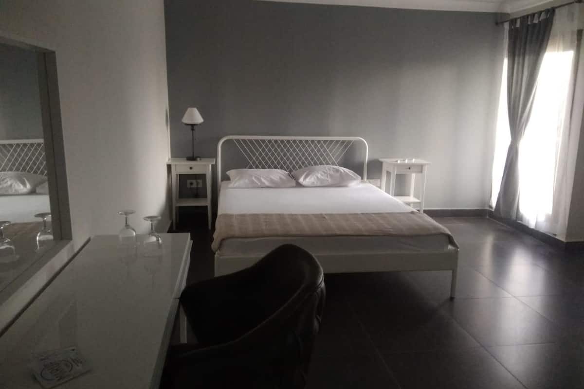 Double Room | 1 bedroom, minibar, iron/ironing board, free WiFi