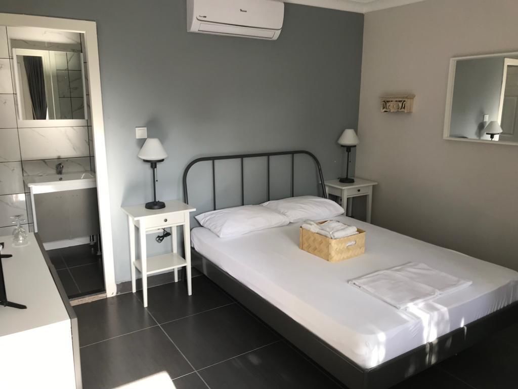 double room | minibar, iron/ironing board, free wifi, bed sheets