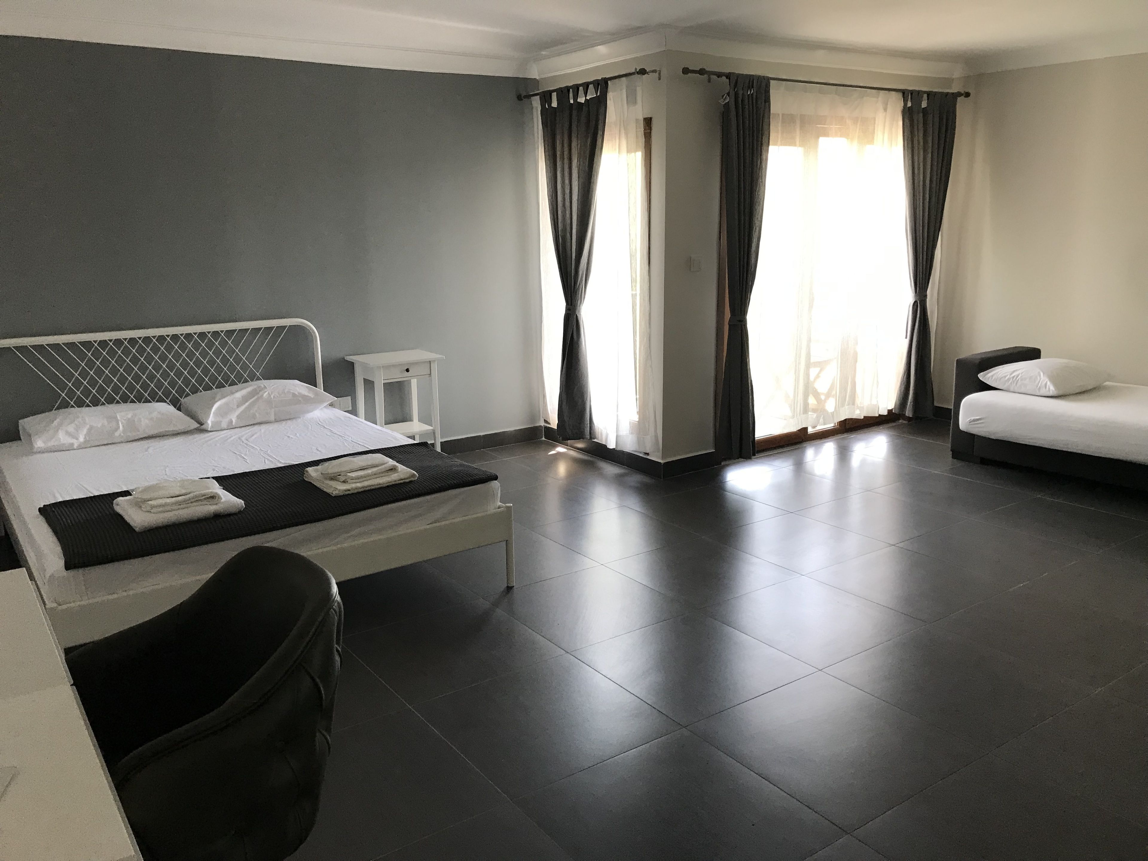 triple room | living area | lcd tv