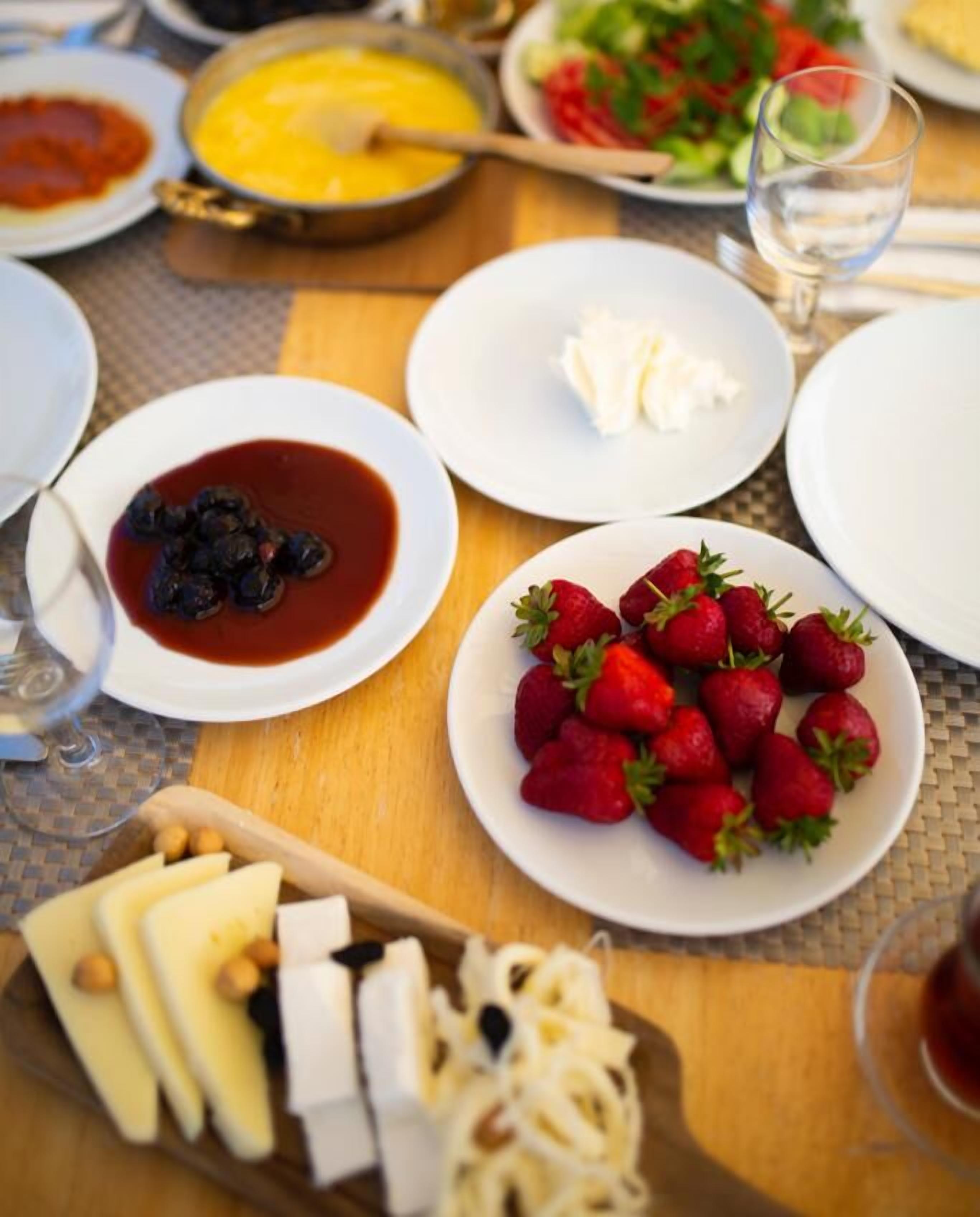 free daily full breakfast