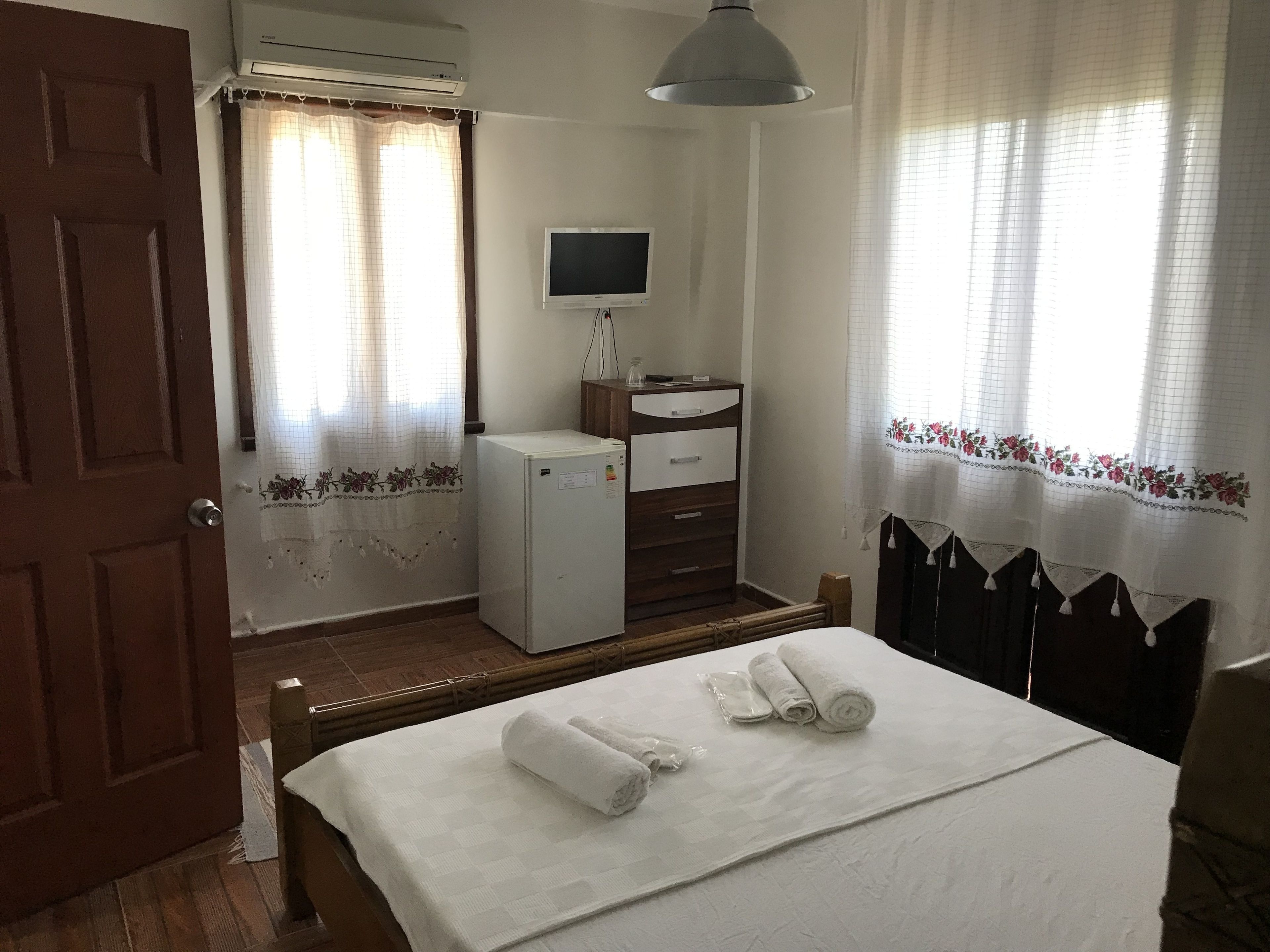 double room | minibar, iron/ironing board, free wifi, bed sheets