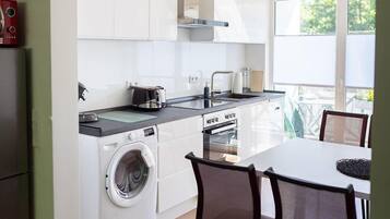 Exclusive Apartment, Hill View | In-room dining