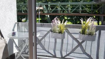 Exclusive Apartment, Hill View | Balcony