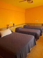 Værelse til 4 personer | Gratis Wi-Fi