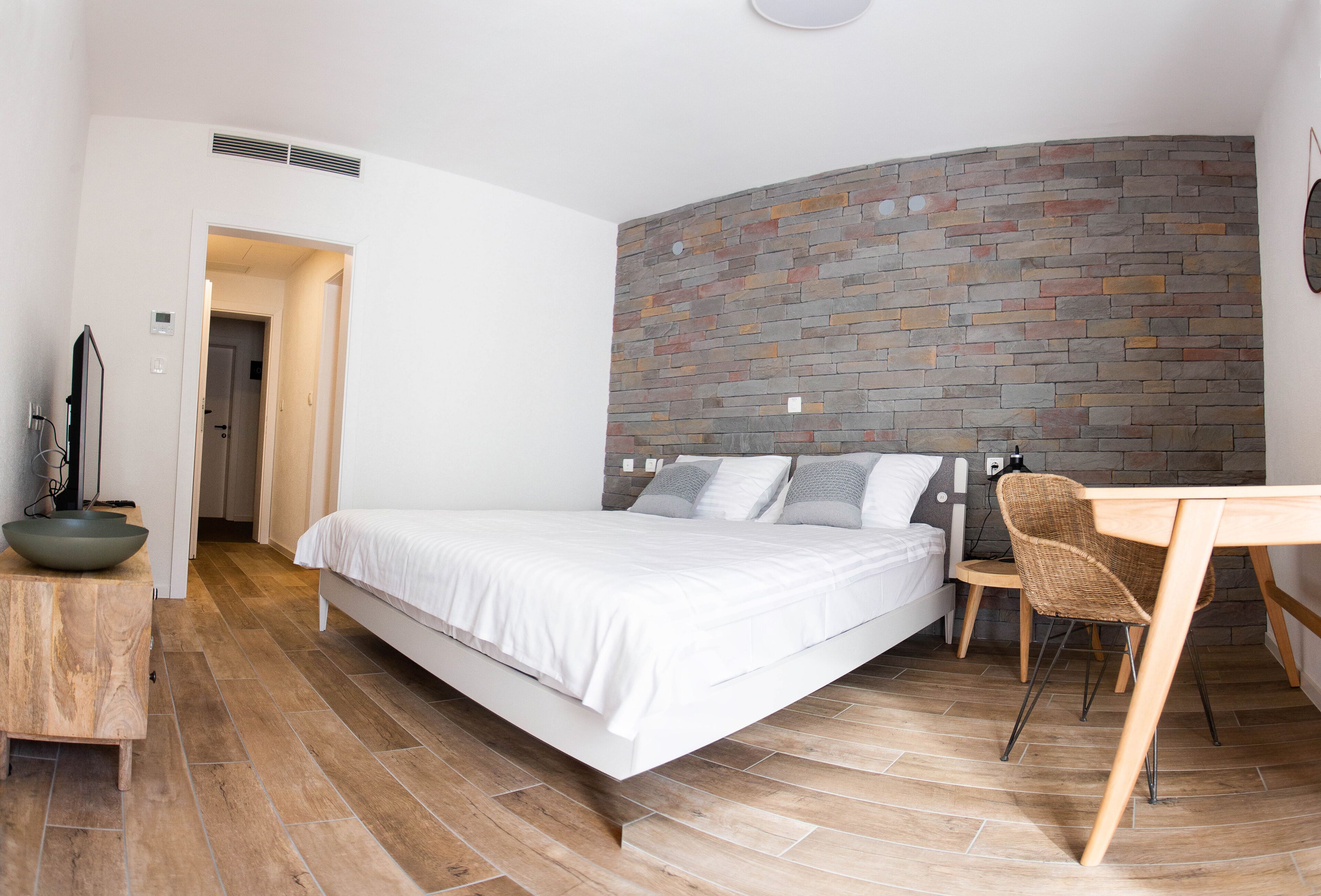 Zimmersafe, schallisolierte Zimmer, kostenloses WLAN, Bettwäsche