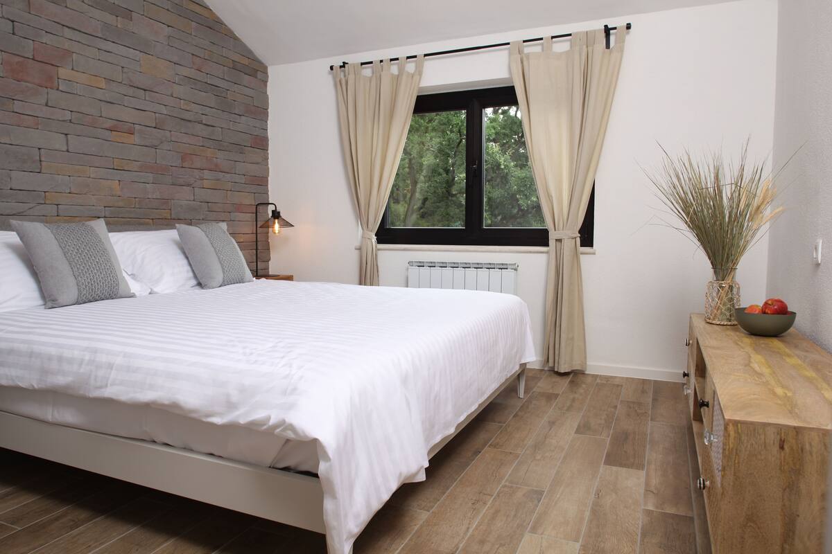 superior suite | 1 bedroom, in-room safe, soundproofing, free wifi