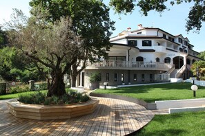 Front of property - Hotel Ortus Residence (Ankaran)