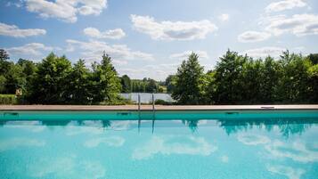 Indoor pool, seasonal outdoor pool, free cabanas, sun loungers