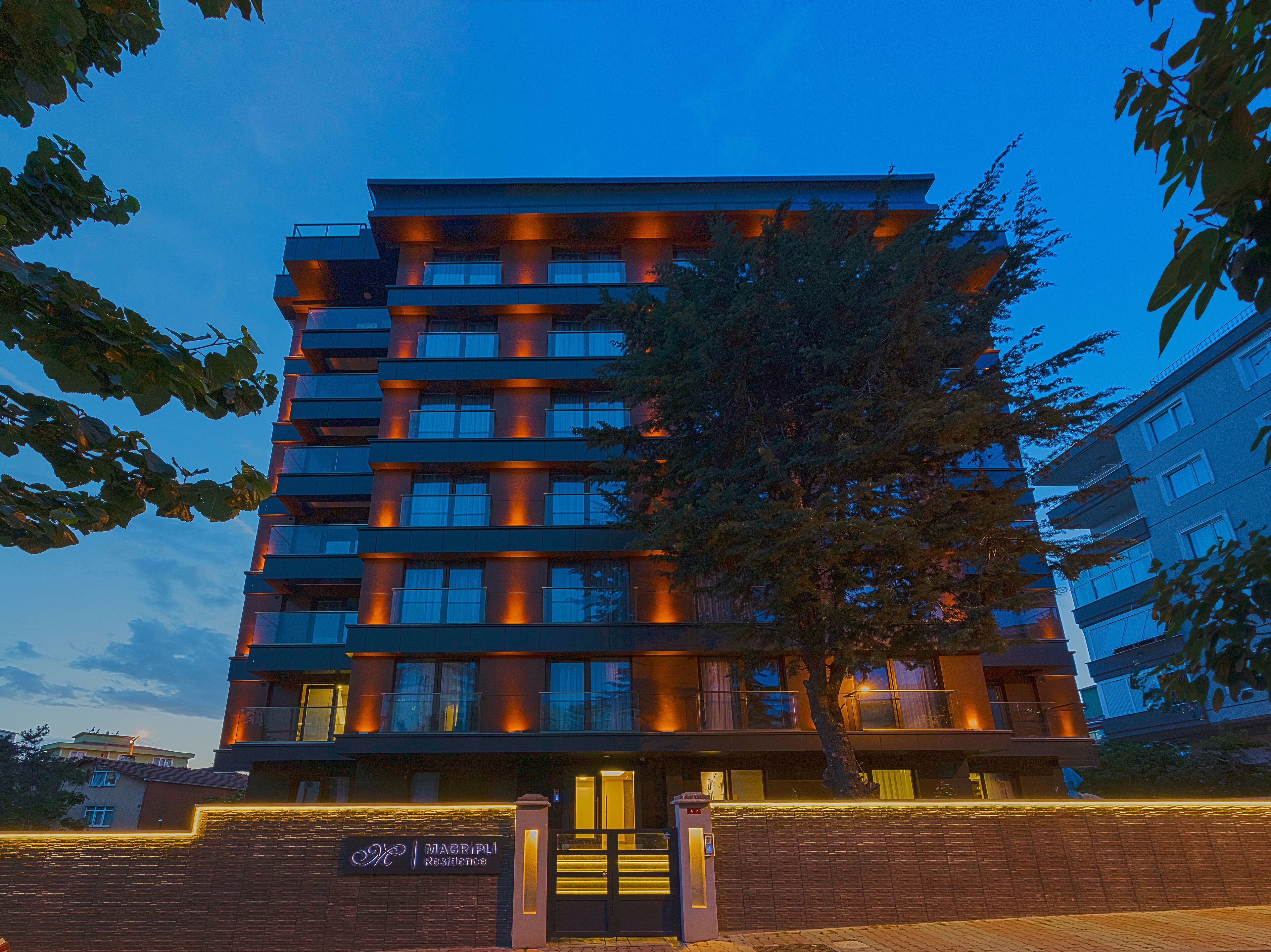 ด้านหน้าที่พัก - ตอนเย็น/กลางคืน