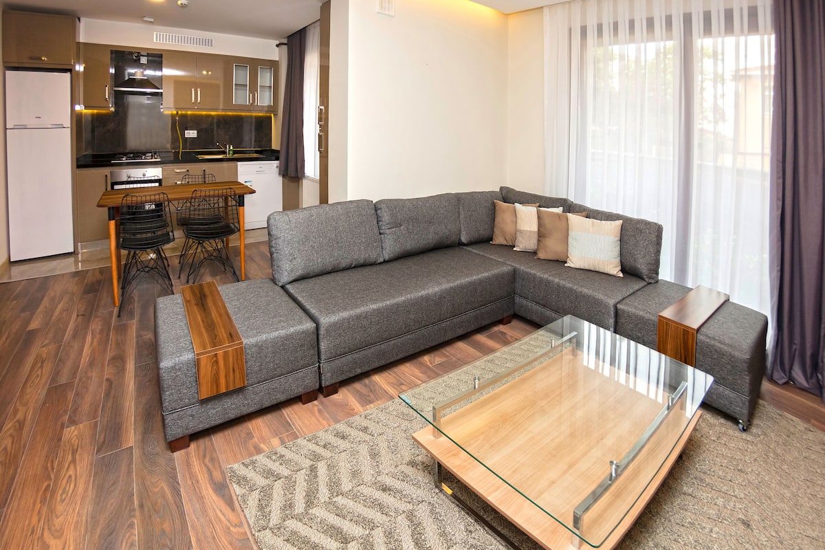 Economy Apartment, 2 Bedrooms, Non Smoking | Premium bedding, in-room safe, individually decorated