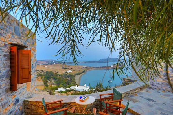 Exclusive Studio, Sea View (Rock House) | Terrace/patio - Armonia by Grispos Villas (Naxos)