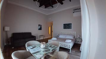 Deluxe Quadruple Room, 1 Double Bed with Sofa bed | Down duvets, in-room safe, individually decorated