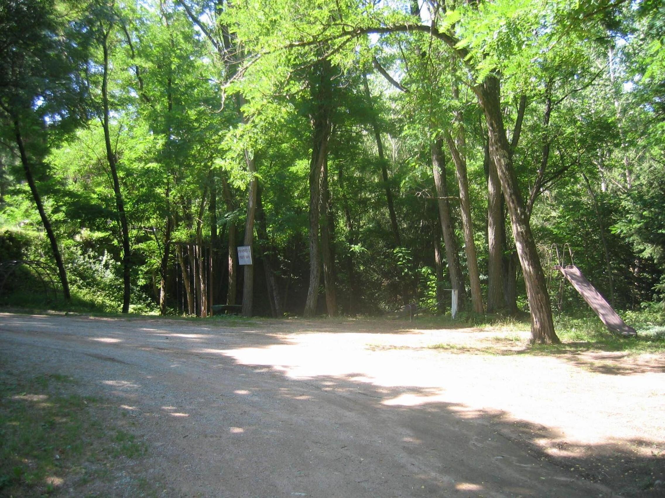 المنطقة المحيطة بالمنشأة