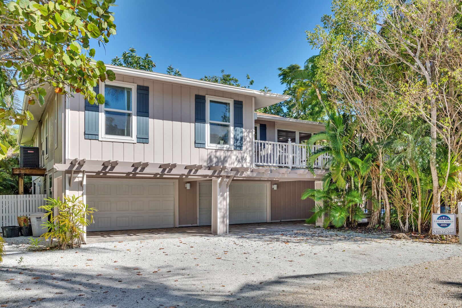 Beach Paradise fully renovated home 60 seconds to the Gulf!  Fall Savings Oct/Nov best time of year!