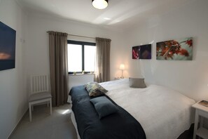 2 chambres, fer et planche Ă repasser, Wi-Fi, draps fournis