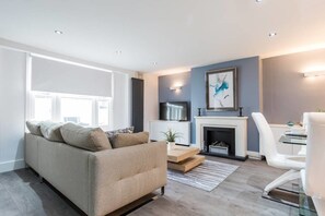 House, 2 Bedrooms | Living area | Flat-screen TV