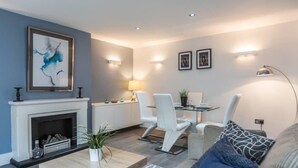Casa, 2 quartos | Área de estar