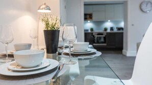 Casa, 2 quartos | Opções para refeição no quarto