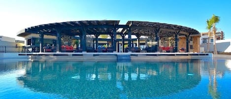 屋外プール、温水プール