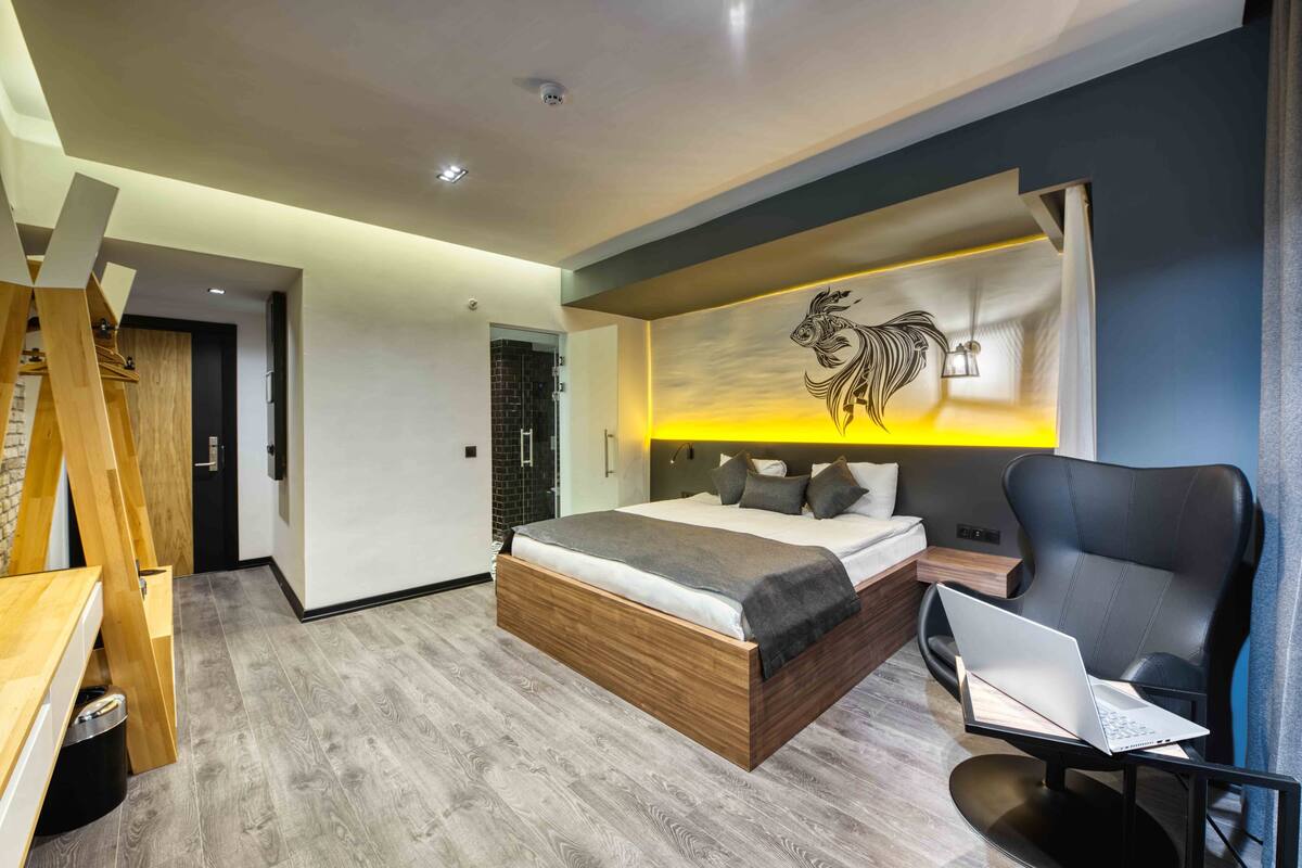 City Suite, Balcony, City View (Corner) | Minibar, in-room safe, desk, laptop workspace
