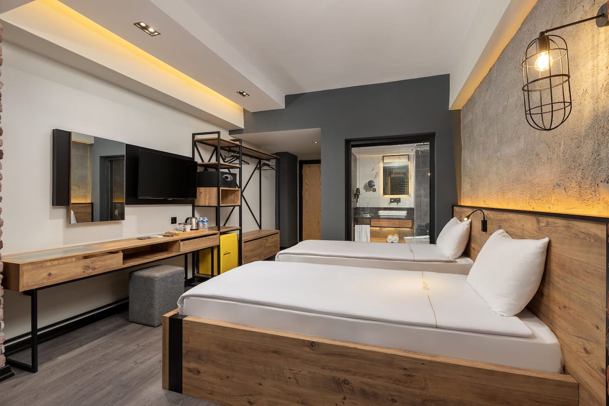 Deluxe Twin Room, City View