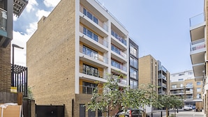 2 bedrooms, free WiFi - Canary Wharf Stylish Apartment (London)