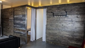 Apartment | Individually decorated, individually furnished, desk, free WiFi