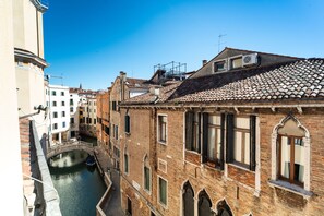 Quang cảnh từ phòng