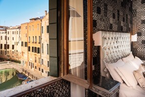 Phòng đôi hoặc 2 giường đơn Superior, quang cảnh kênh | Minibar, bàn, bàn ủi/dụng cụ ủi quần áo 