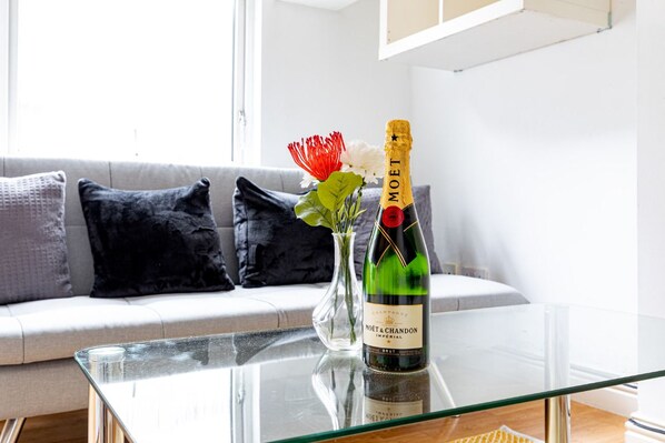 1 bedroom, individually decorated, individually furnished - Liverpool Street City Apartment (London)