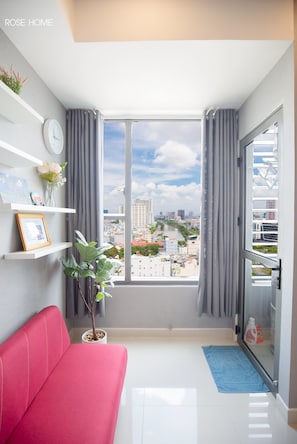 Deluxe Studio, City View | Premium bedding, down comforters, pillowtop beds, individually decorated
