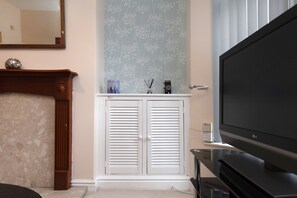 Bodmin 2 Bedroom House | Living room | Flat-screen TV - Bodmin 2 bedroom house (Liverpool)