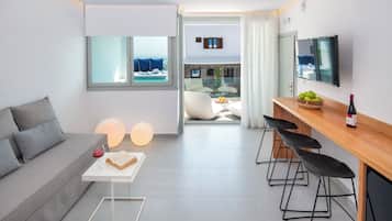 Deluxe Suite | Living area | Smart TV