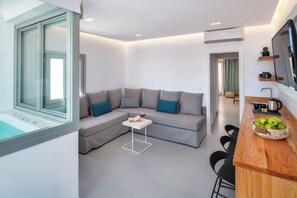 Deluxe-Suite | Wohnbereich | Smart-TV