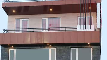 Front of property – evening/night
