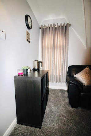 Woodstock A 1 Bed Apartment (2) | Living area | Flat-screen TV