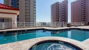 Ulkouima-allas, lämmitetty uima-allas